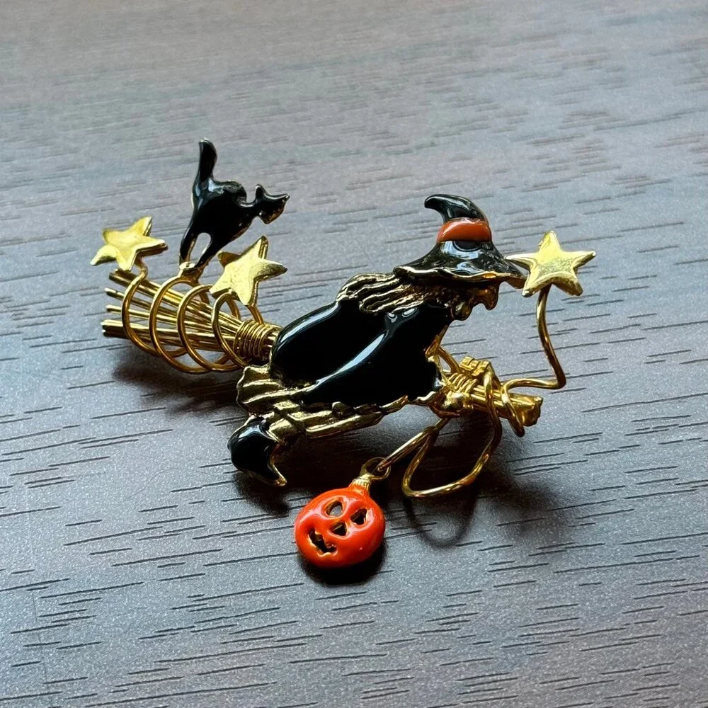Rare Vintage Enamel Witch Brooch Pin Gold Tone with Cat Pumpkin Stars
